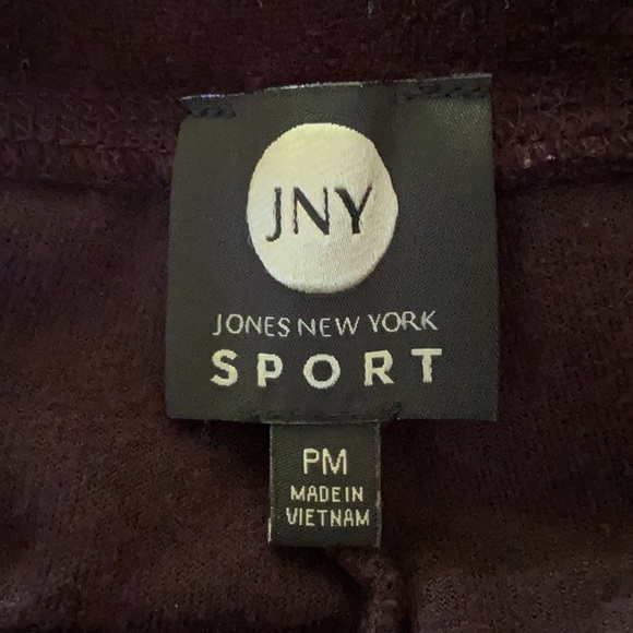 Jones New York Women’s Casual Velour Pants Suit PM - Picture 6 of 6